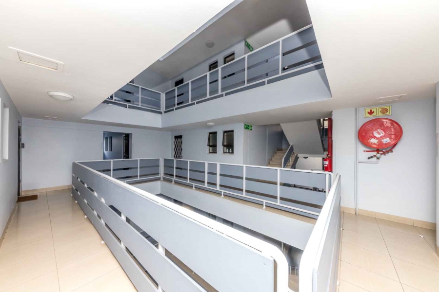 2 Bedroom Property for Sale in Sea Point Western Cape